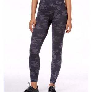 Spanx Women's Look At Me Now Seamless Legging - Small